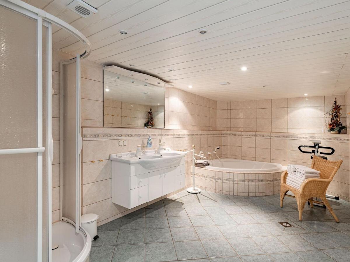 Majestic Holiday Home With Jacuzzi Unterschonau Экстерьер фото